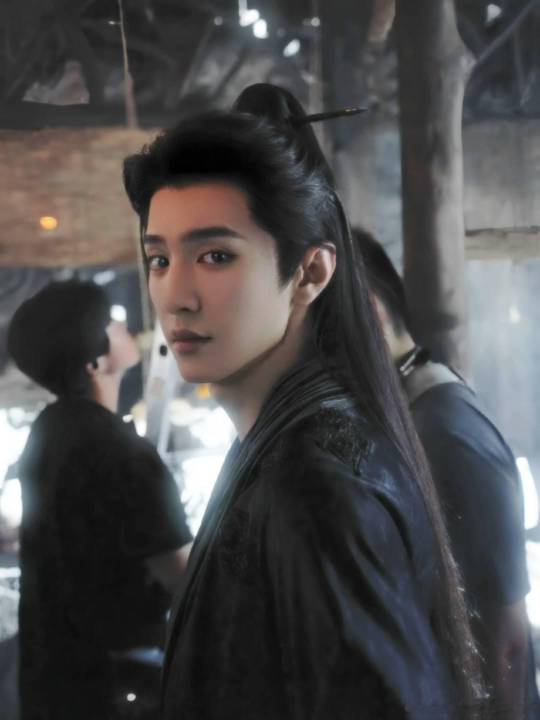 博主说陈哲远帅到令人紧张  博主分享和陈哲远一起坐电梯经历 这次真的 “中奖” 