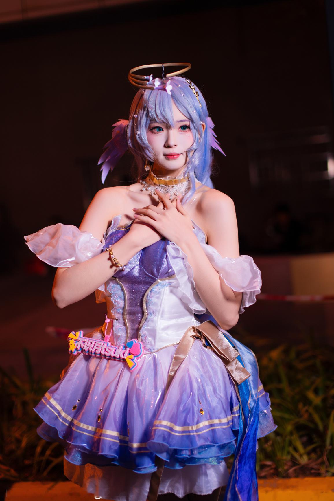 猎人拍漫展萤火虫漫展崩坏 星穹铁道知更鸟出镜：不识月想把漫展图带回家？请看置顶！