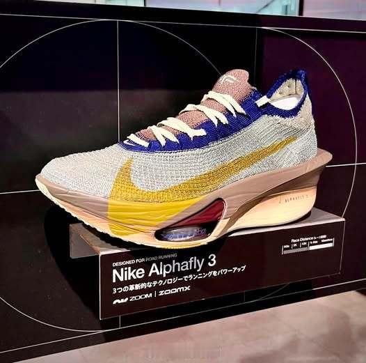 奇了怪了，这个耐克 Nike Alphafly 3 的照片都看到半个多月了，怎么