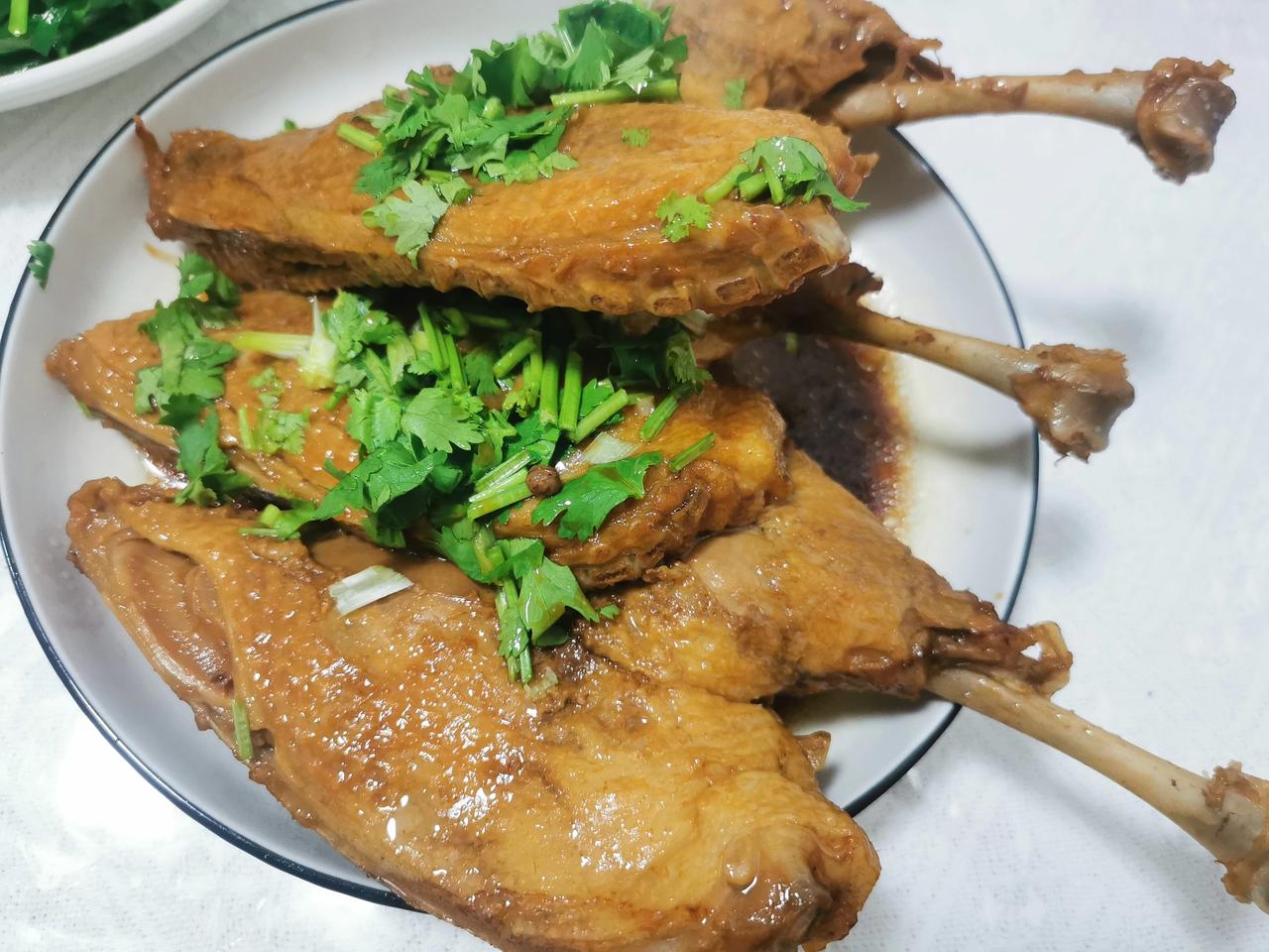 超市卖的鸭腿能吃吗？
今天办公室的同事一起聊家里孩子爱吃什么？我就无意中说了一句