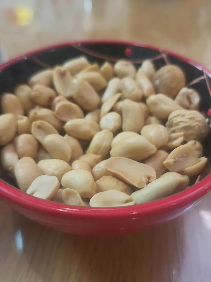 酒鬼的菜。对于酒鬼来说，菜从来不是问题，问题是它是不是你的菜！