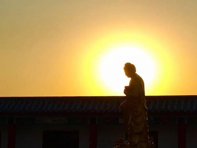 每天看您的文章，在微信阅读里面找到您的写的，被深深吸引，自己在24，25岁，也喜
