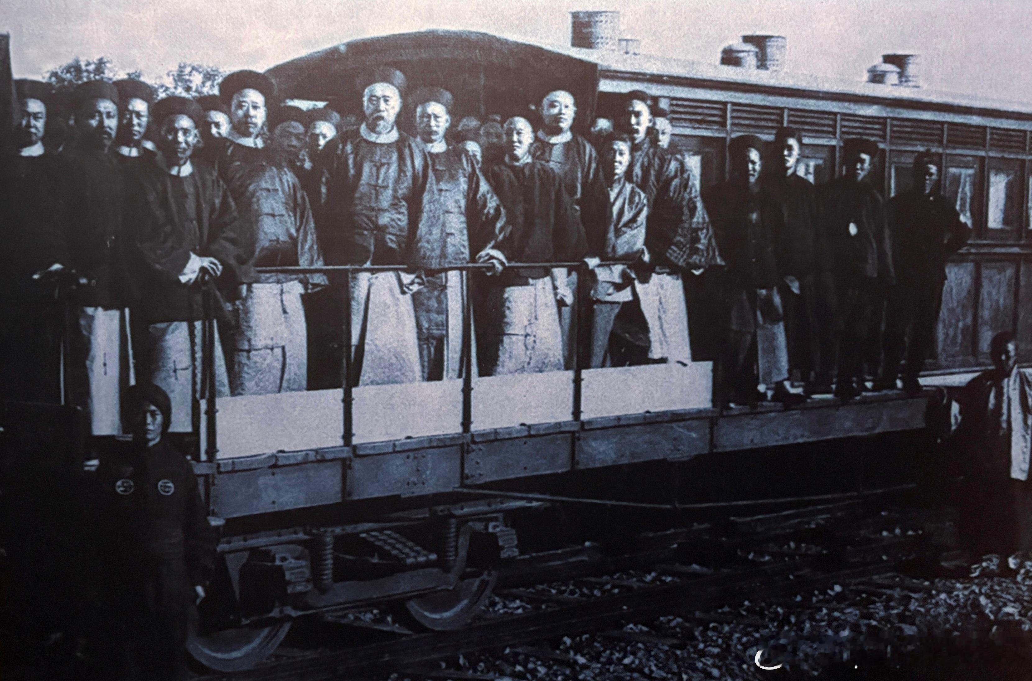 1888年李鸿章等出席津唐铁路通车典礼历史影像