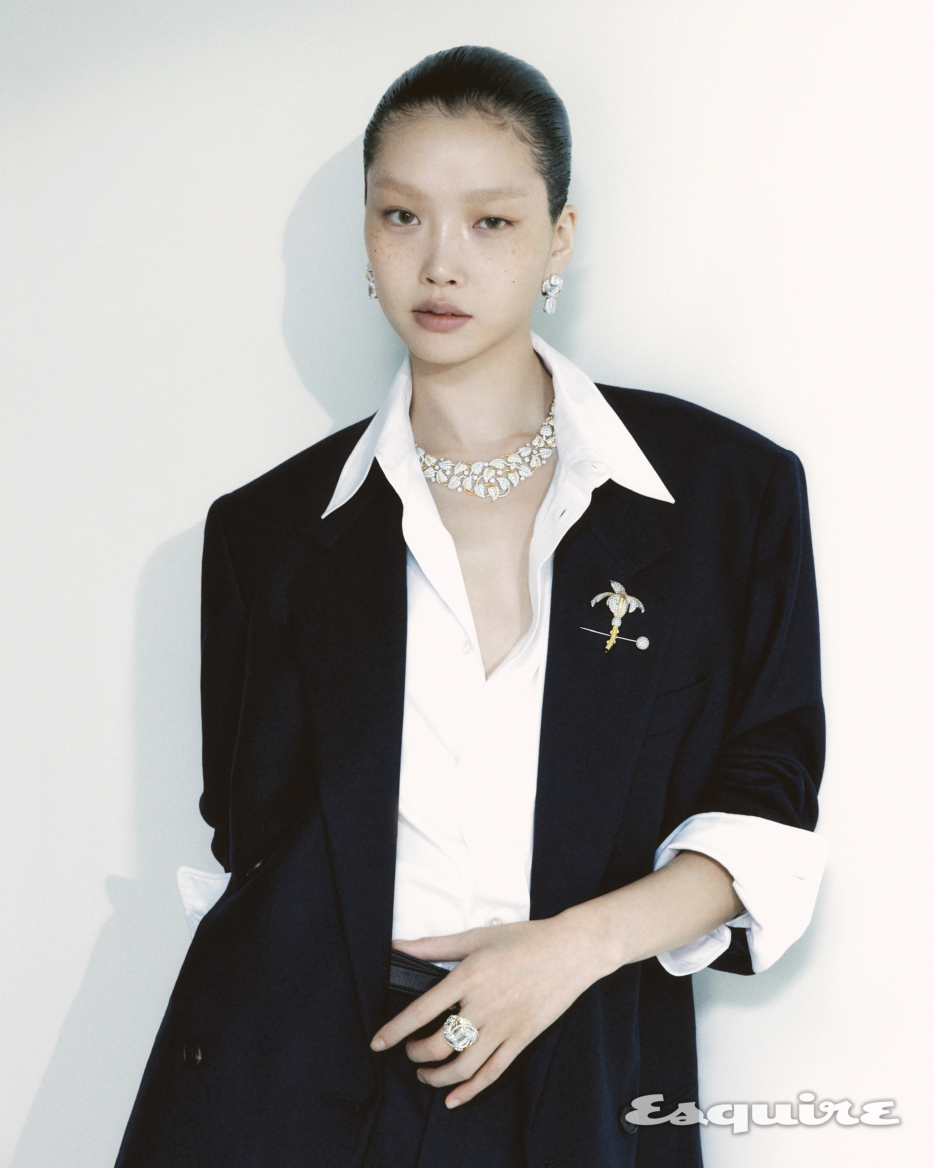 Esquire Korea — 【The Big Black Book】本期呈现