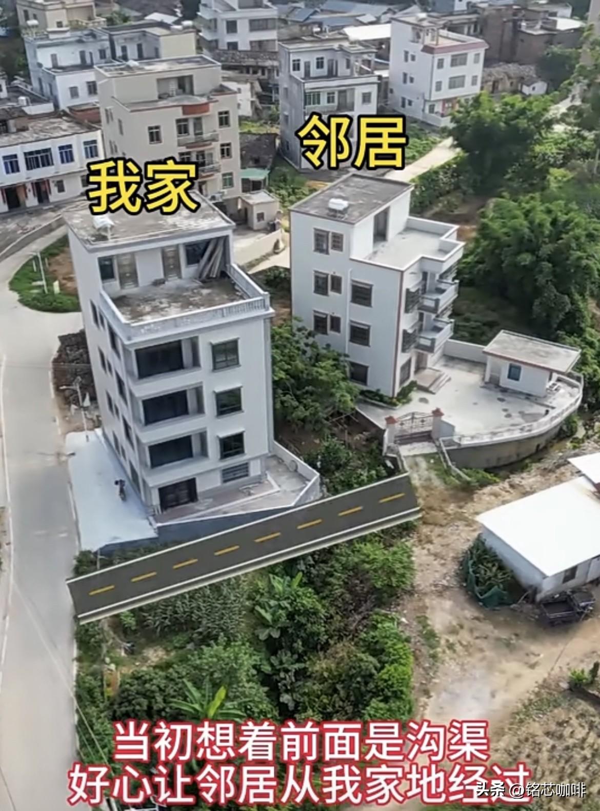 当初想着前面是沟渠，
好心让邻居从我家地经过，
填上沟渠也安全出入不怕掉沟里。