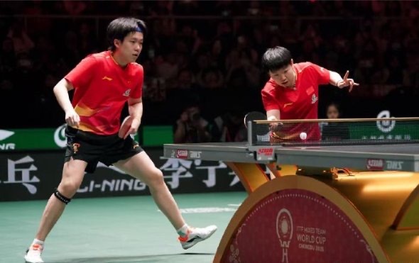 11月30日，2025年成都混合团体世界杯第一阶段循环赛，中国队大比分8比1战胜