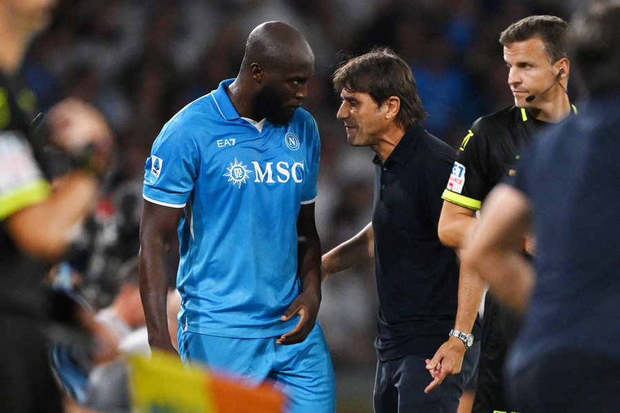 安东尼奥·孔蒂：“我对罗梅卢·卢卡库很失望。他甚至都没来跟我打招呼，我也没跟罗梅