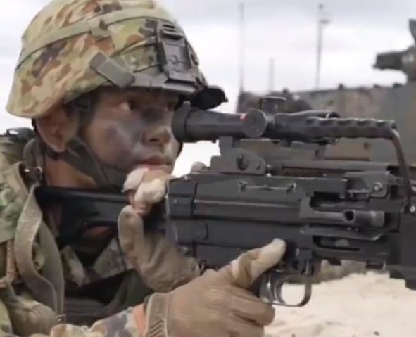 菲律宾刚向中方哭穷要完化肥，就转头邀日本自卫队进驻，这一波操作又成功了！

近期