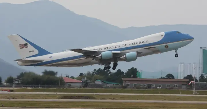 新“空军一号”再延期，特朗普“鸟枪换炮”愿望又要落空 | 京酿馆