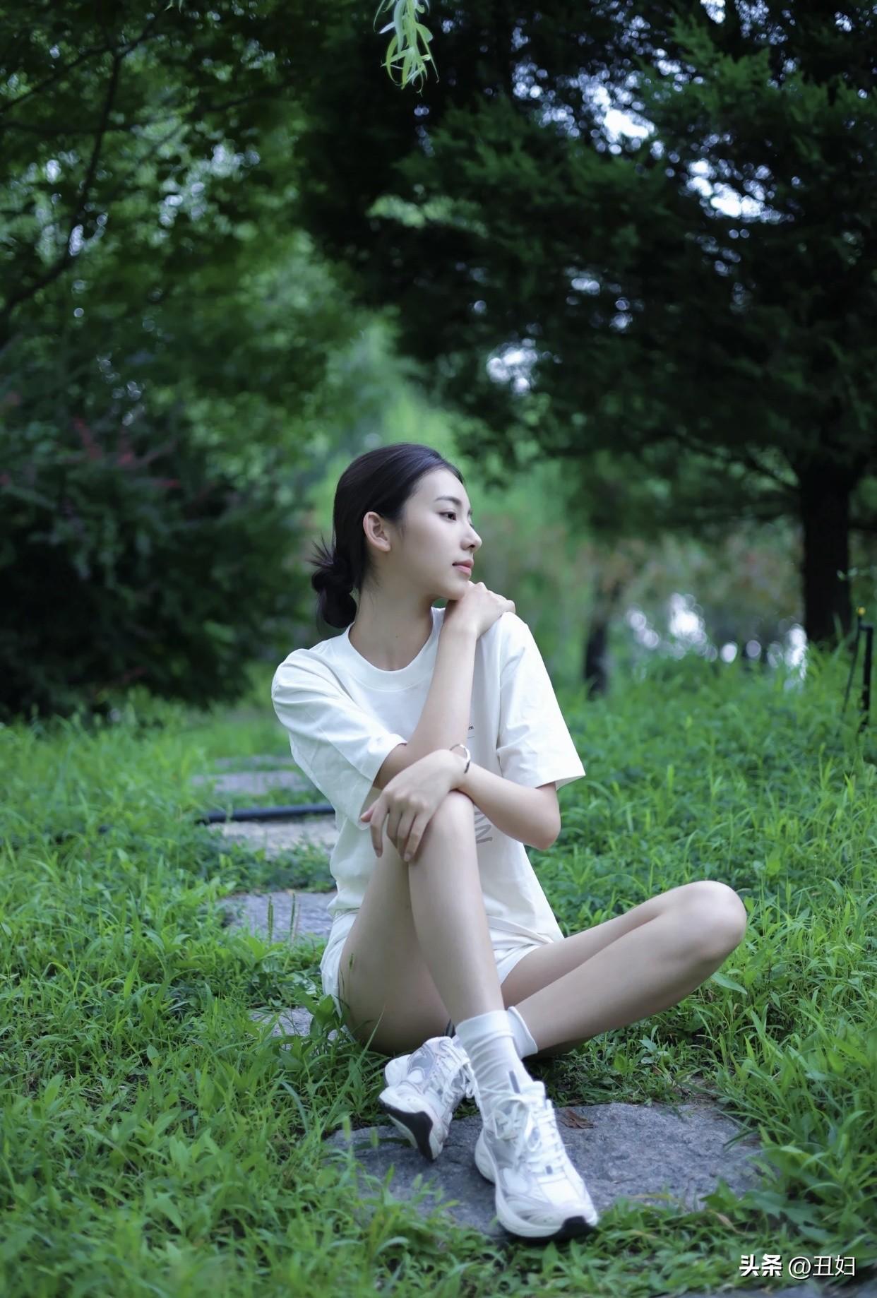 什么样的身材是完美身材体型健美、胸挺腰细、背呈流线、脖子修长。不过，比起身材，健