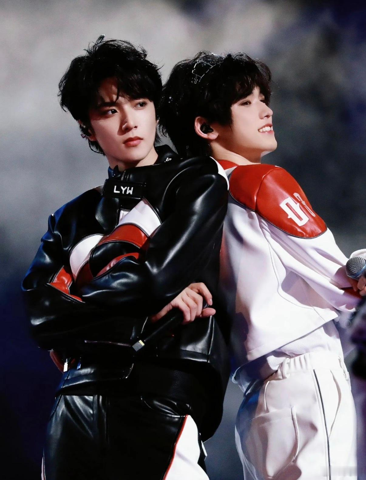 湖南卫视跨年演唱会微博跨年狂欢节一直很关注湖南跨年的动态，时代少年团的弟弟们人气