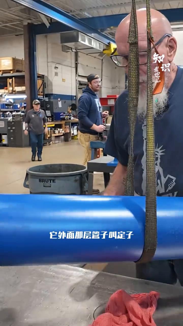 你能想象吗？这根看起来扭曲变形甚至有点搞笑的小铁棍竟然是能把地下2000多米的石
