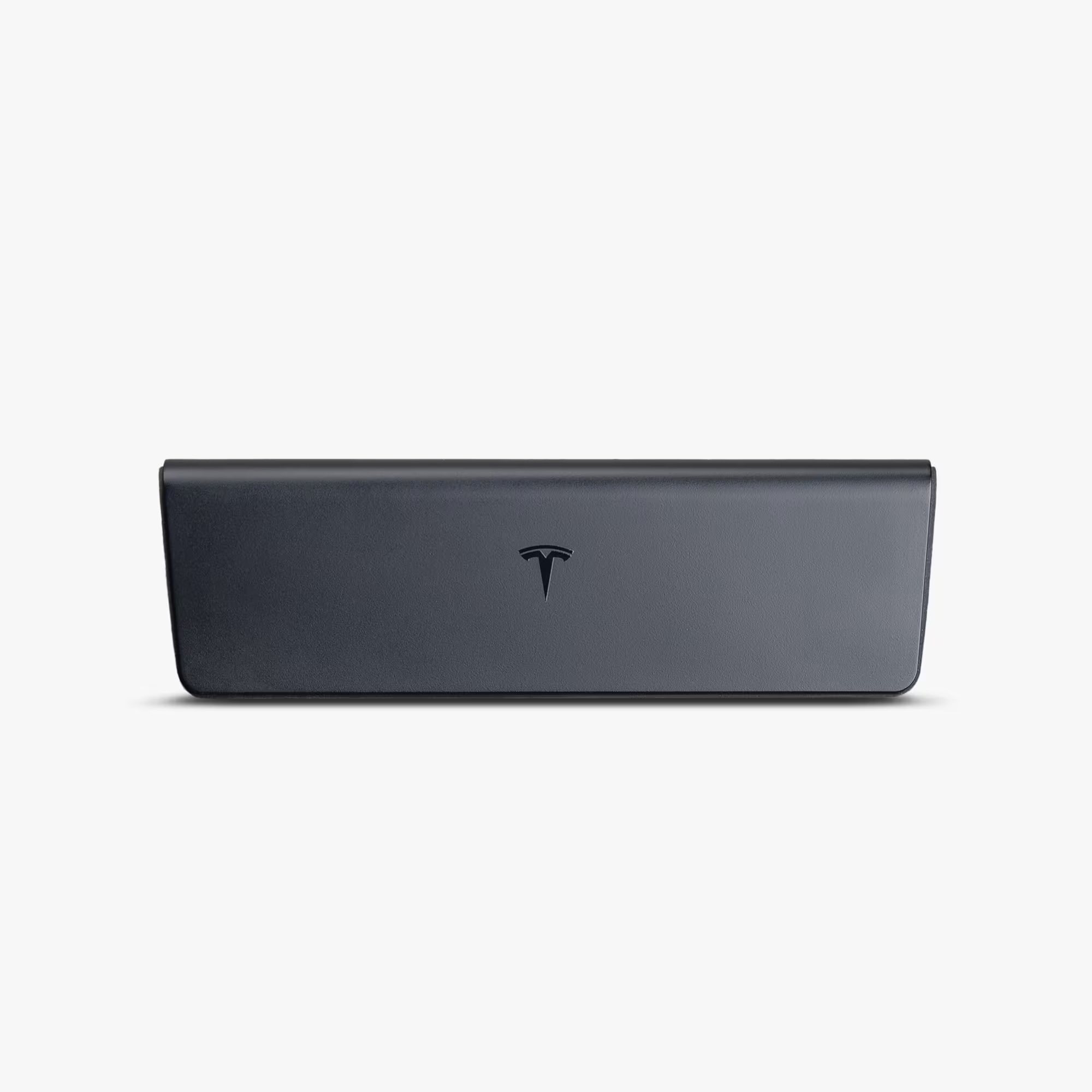 特斯拉在加拿大特斯拉商店推出 Model3/Y 4 合 1 USB-C 集线器，