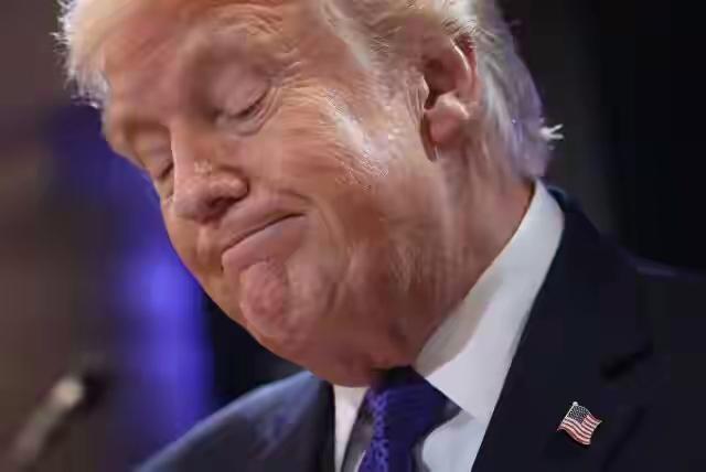 最高法院刚判违法，特朗普翻出50年旧法，直接拉满15%全球关税！
 
美国最高法