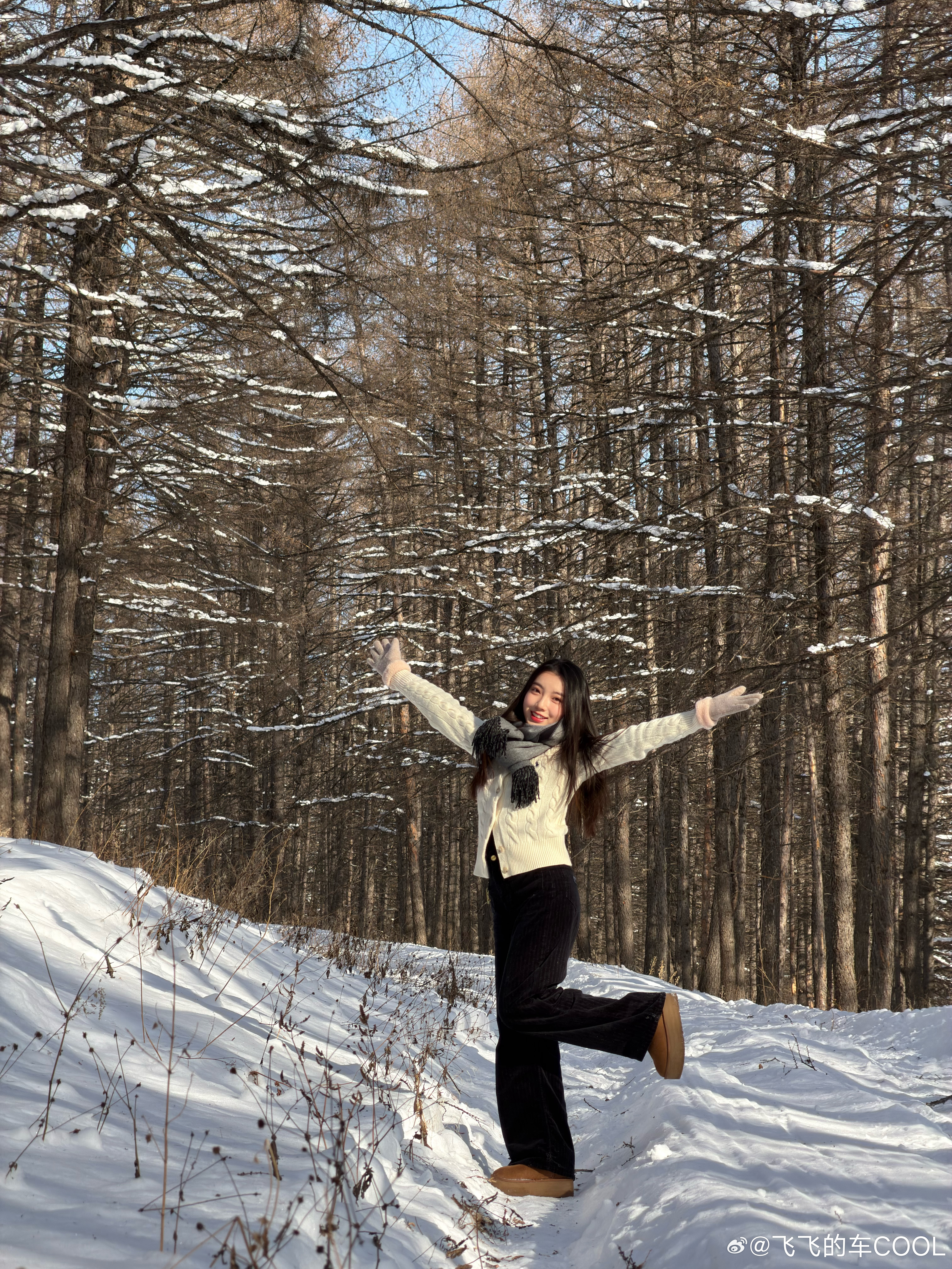 刚刚落地北京，发一张在阿尔山拍的雪景照吧。我发现每次拍照要不然就是插兜要不然就放