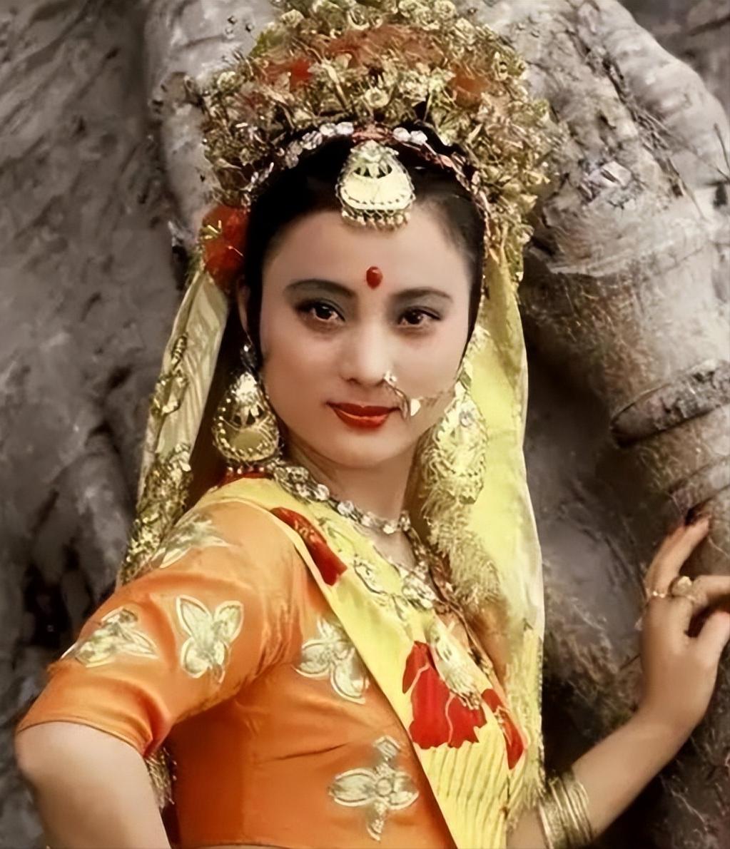 1997年， 李玲玉 嫁给犹太富豪杰瑞，新婚夜，李玲玉开玩笑地说：“你就不怕我嫁