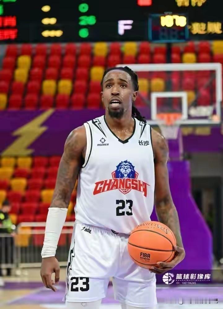 正式补强成功，看来天津也不甘心降级啊！
今天传来天津男篮最新消息，前几天天津男篮