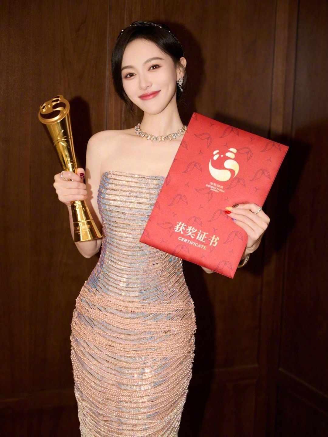 唐嫣，金熊猫视后；赵丽颖，飞天视后+金鹰视后；杨幂，金鹰视后；刘诗诗，总台视后；