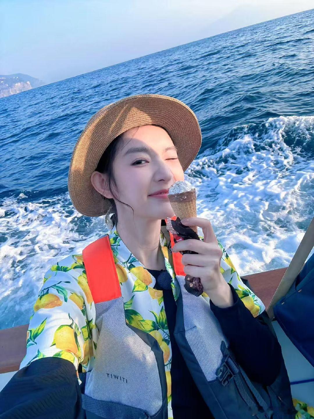 突然的喜欢会员收官突然的喜欢 心都提到嗓子眼了，还好没白等！跨书穿进现实圆满贴贴