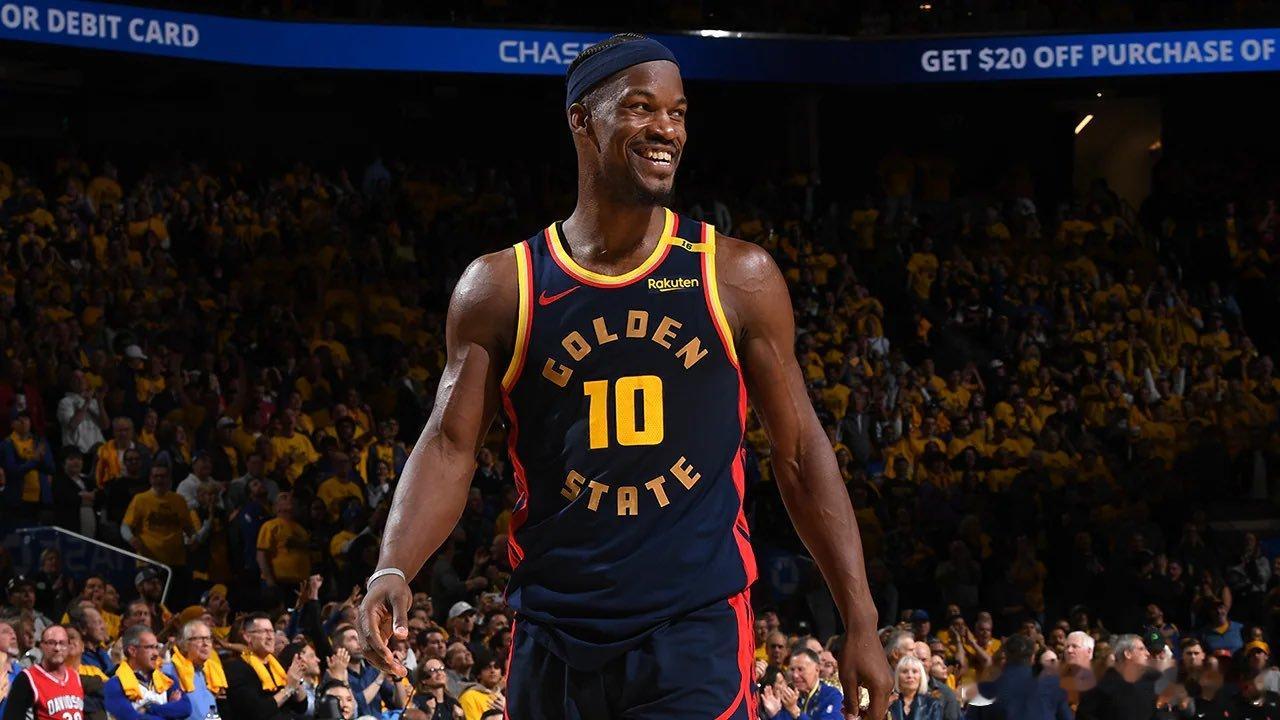 吉米·巴特勒今天在洛杉矶成功接受手术，球队表示，将在“下赛季初”公布他的恢复情况