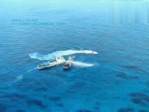 菲律宾再次非法闯入我国海域，并蓄意冲撞我方舰艇，中国海警忍无可忍直接“开炮”了！
