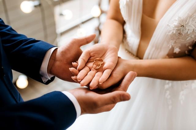 婚姻出轨，原配只要抓紧这三样，第三者永远只能败走逃离
婚姻出轨后，原配要想渡过难