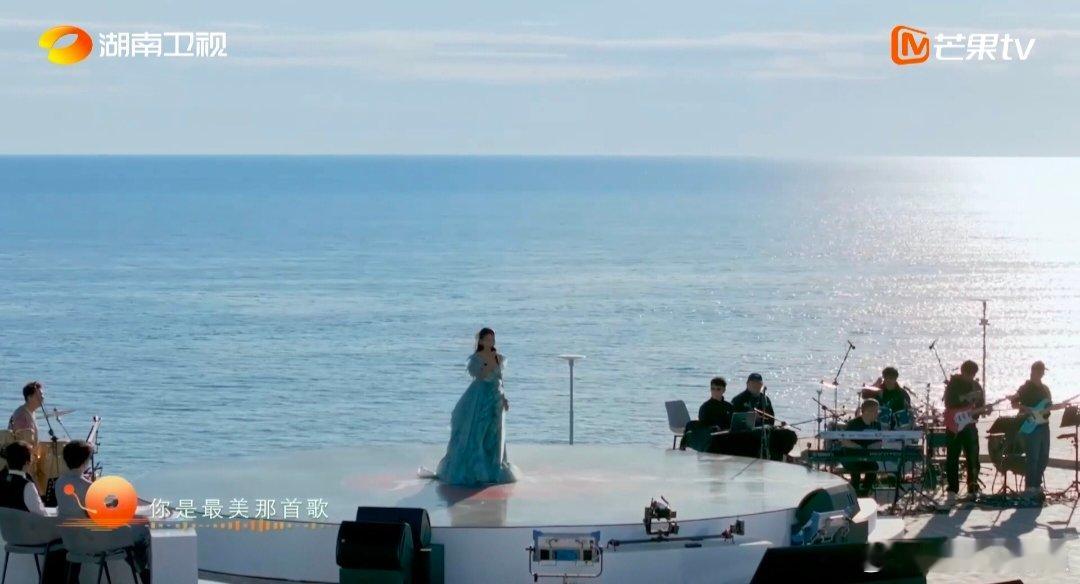 拉丹珠歌声里的光声起地平线来自高原的天籁！拉丹珠《光》空灵有力量，传统藏韵与现代