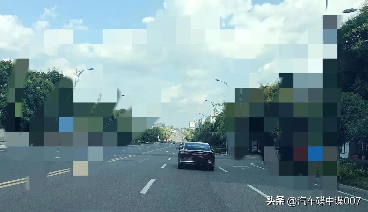 昨天又看到一辆风云A9L，牌照都已经上好了，这速度可真快啊。能确定不是我上次见到