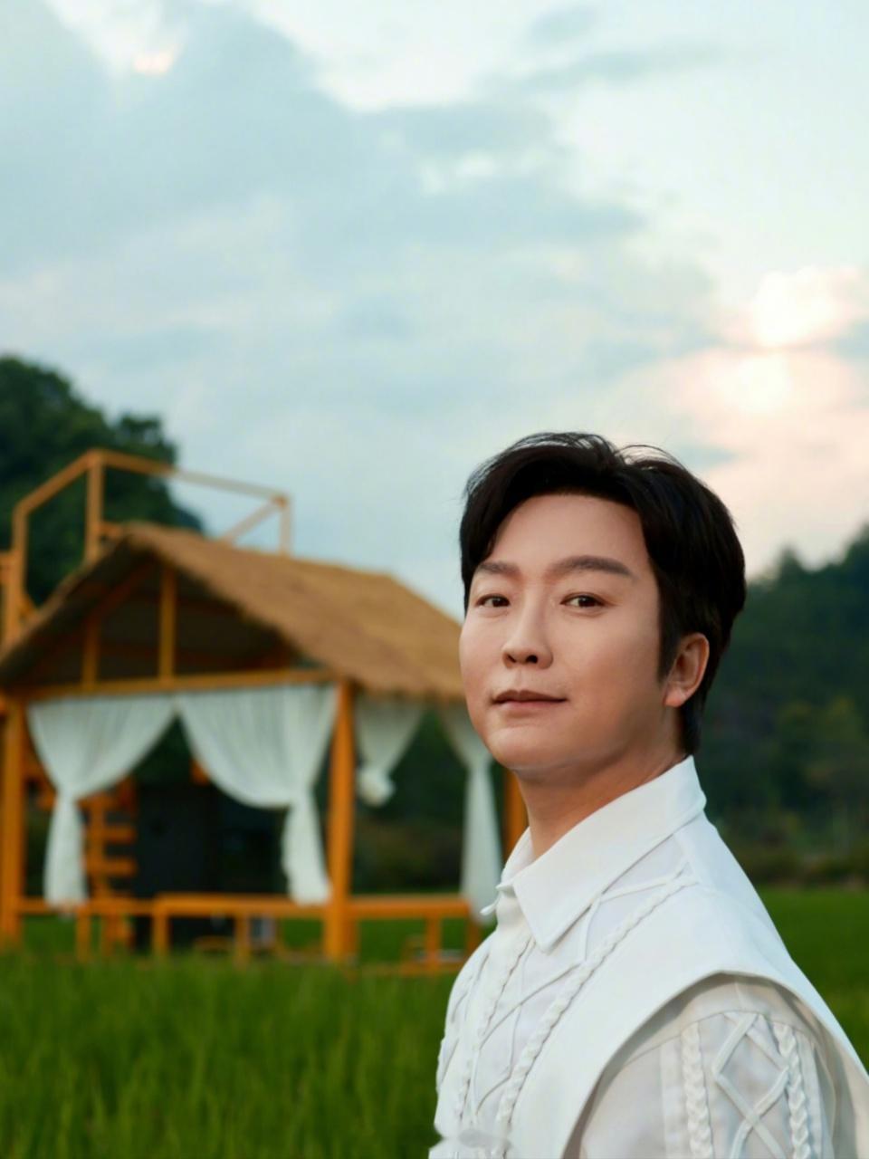 李玉刚常州演唱会加场预售开启李玉刚刚好遇见你巡回演唱会 首场售罄后火速加场，李玉