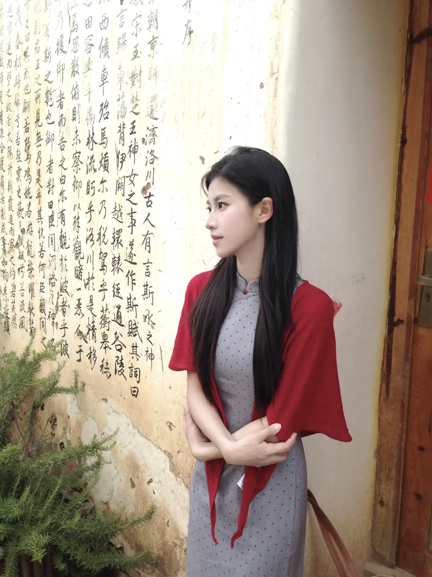 祝她铮铮 祝她昂扬 祝她不依附任何人活成最好的自己