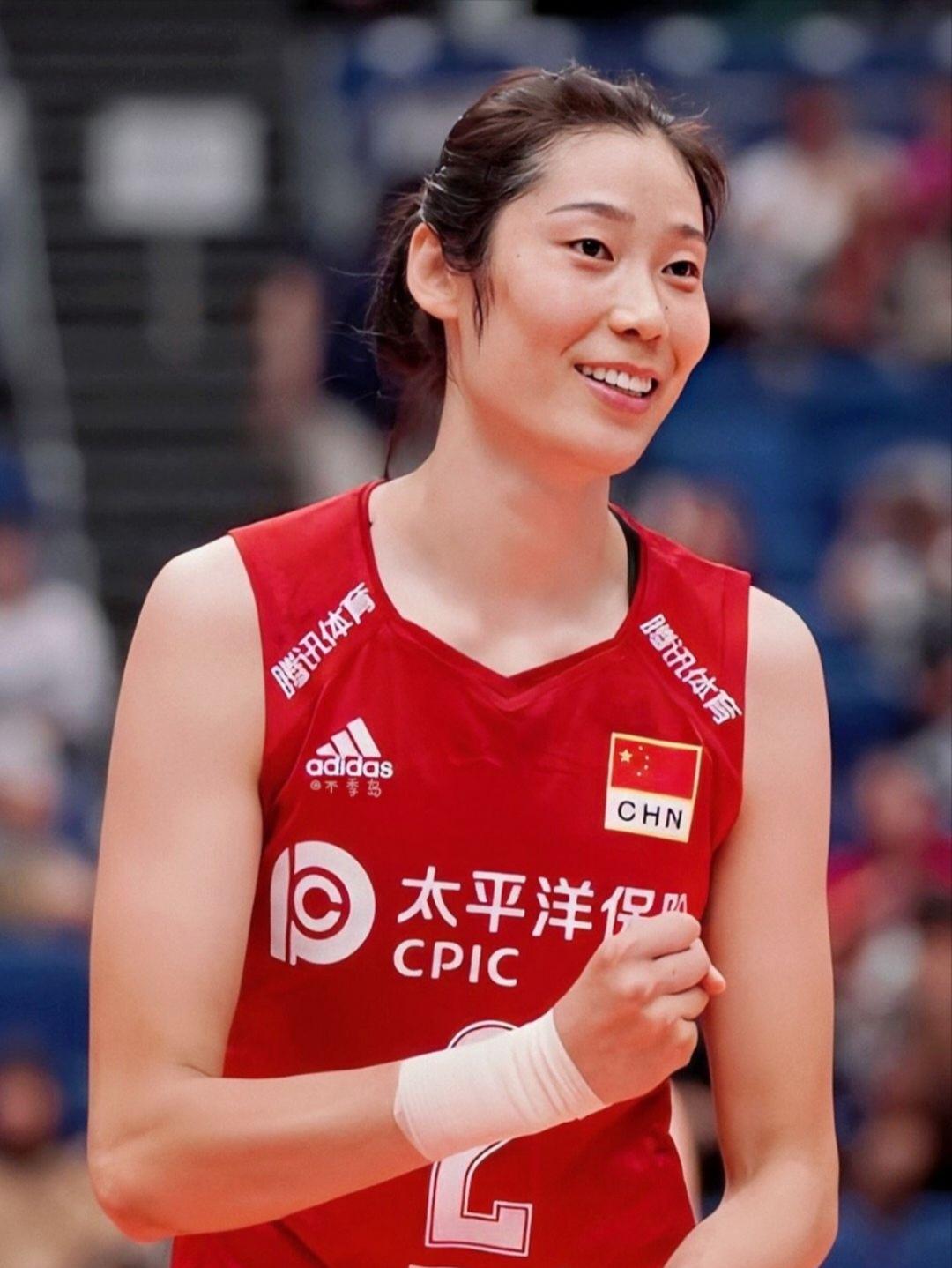 前国青主帅谈女排：朱婷不用是浪费从纯球迷的角度，以朱婷目前的竞技状态，没出现在世