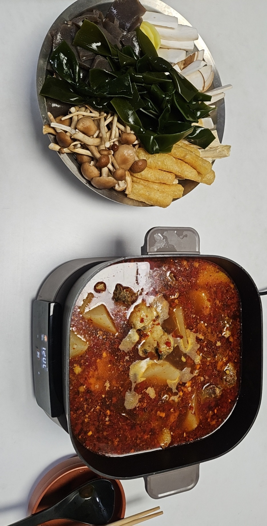 今天刚好四十有二了。 简单过，和家人一起。 这个世界不完美，但希望它一直往前，这