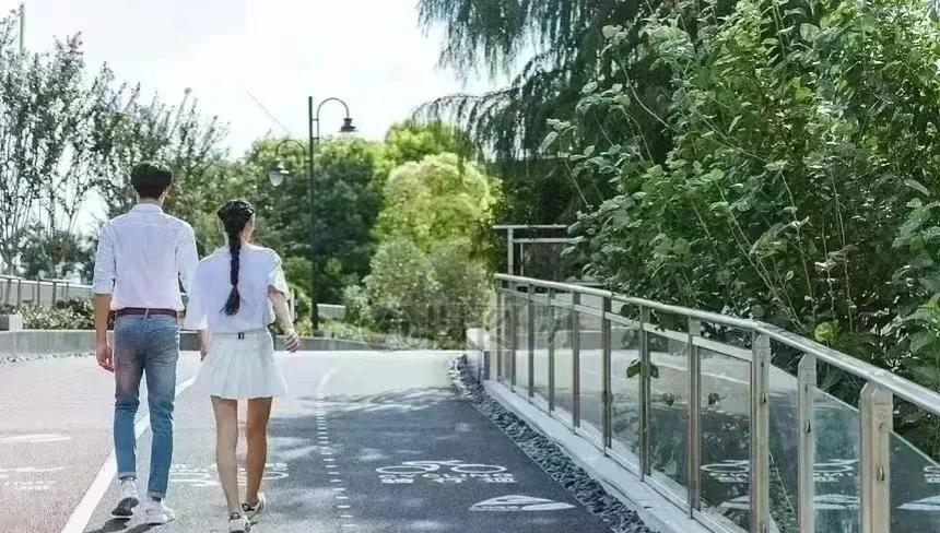 江西南昌，妻子背着丈夫，私自将81万元的拆迁款转了45万元给父亲。丈夫得知后，怒