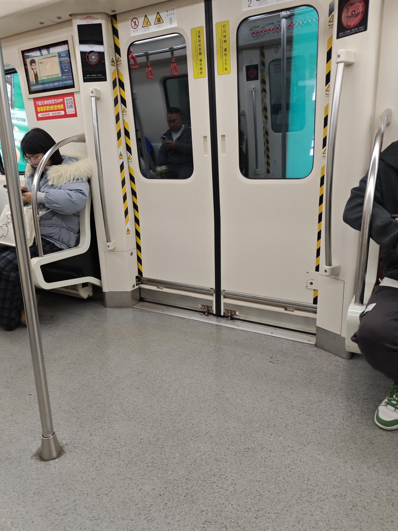 10.29日，我一早就坐地铁来到天津空港医院，挂了肿瘤外科刘主任的号，给我这个肺