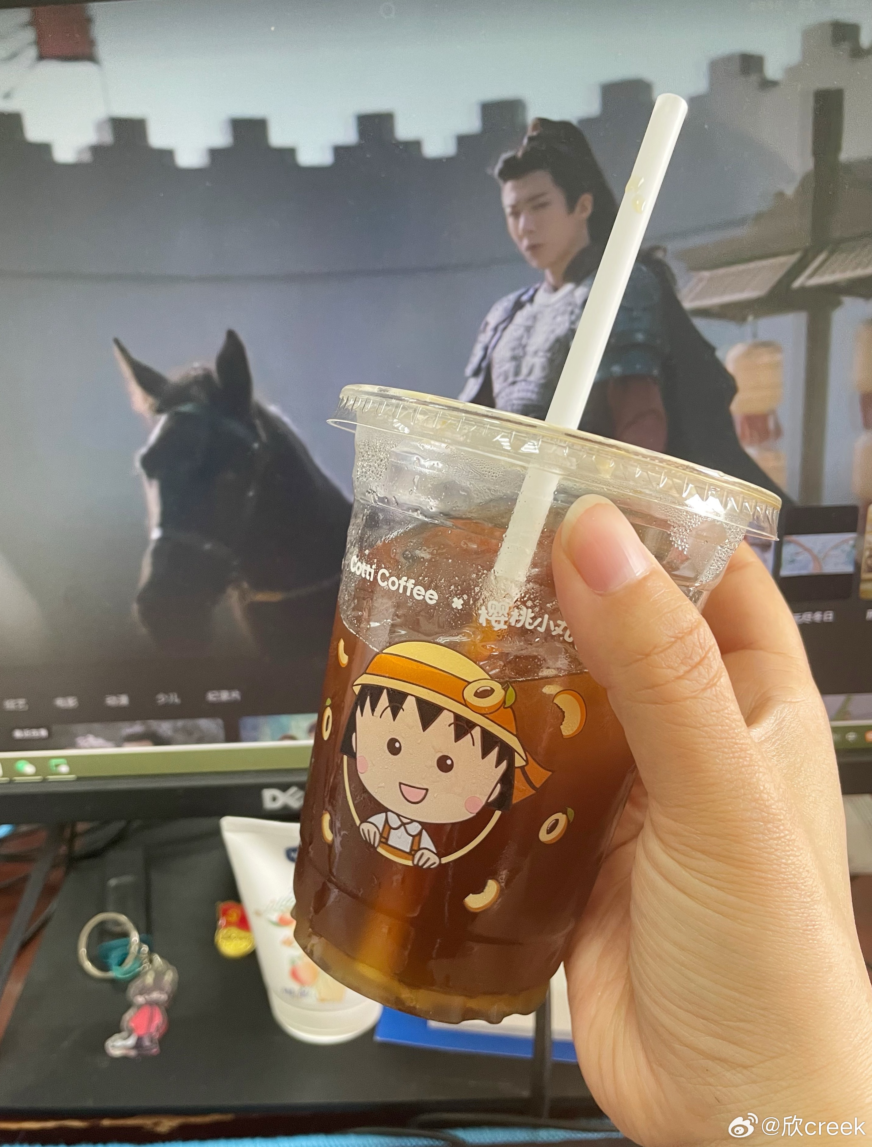 这两天严重睡眠不足，头疼的要炸了[打脸]点杯美式压压惊…cheers~​​​