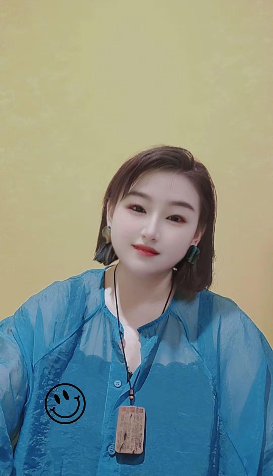 人这一辈子，真正属于自己的，不过是好身体、自由的心与自得其乐的能力。不必执着于外