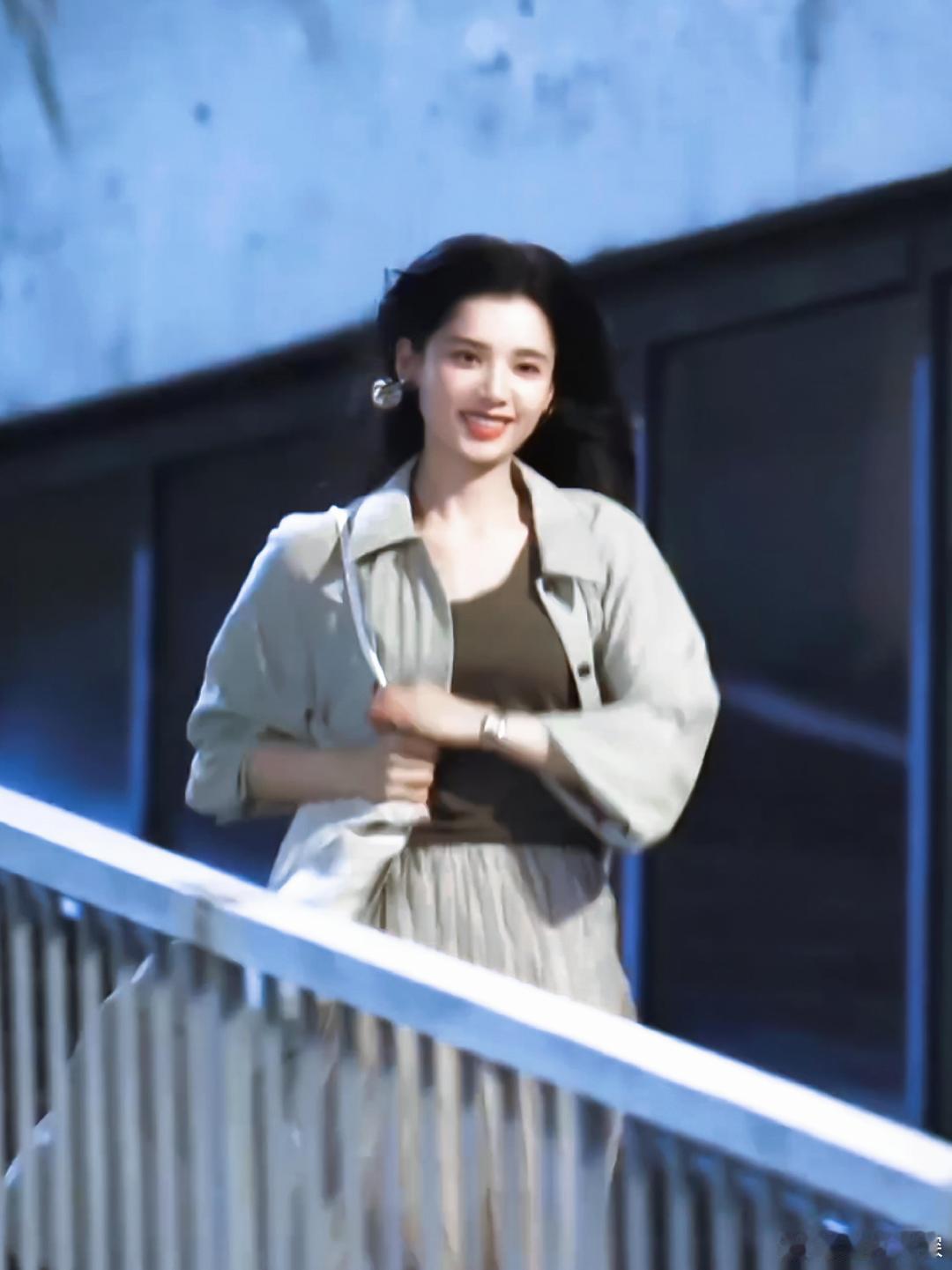 张婧仪新剧好美好有韧劲 张婧仪陈清雾好有韧劲张婧仪的陈清雾氛围感拉满，颜值与演技
