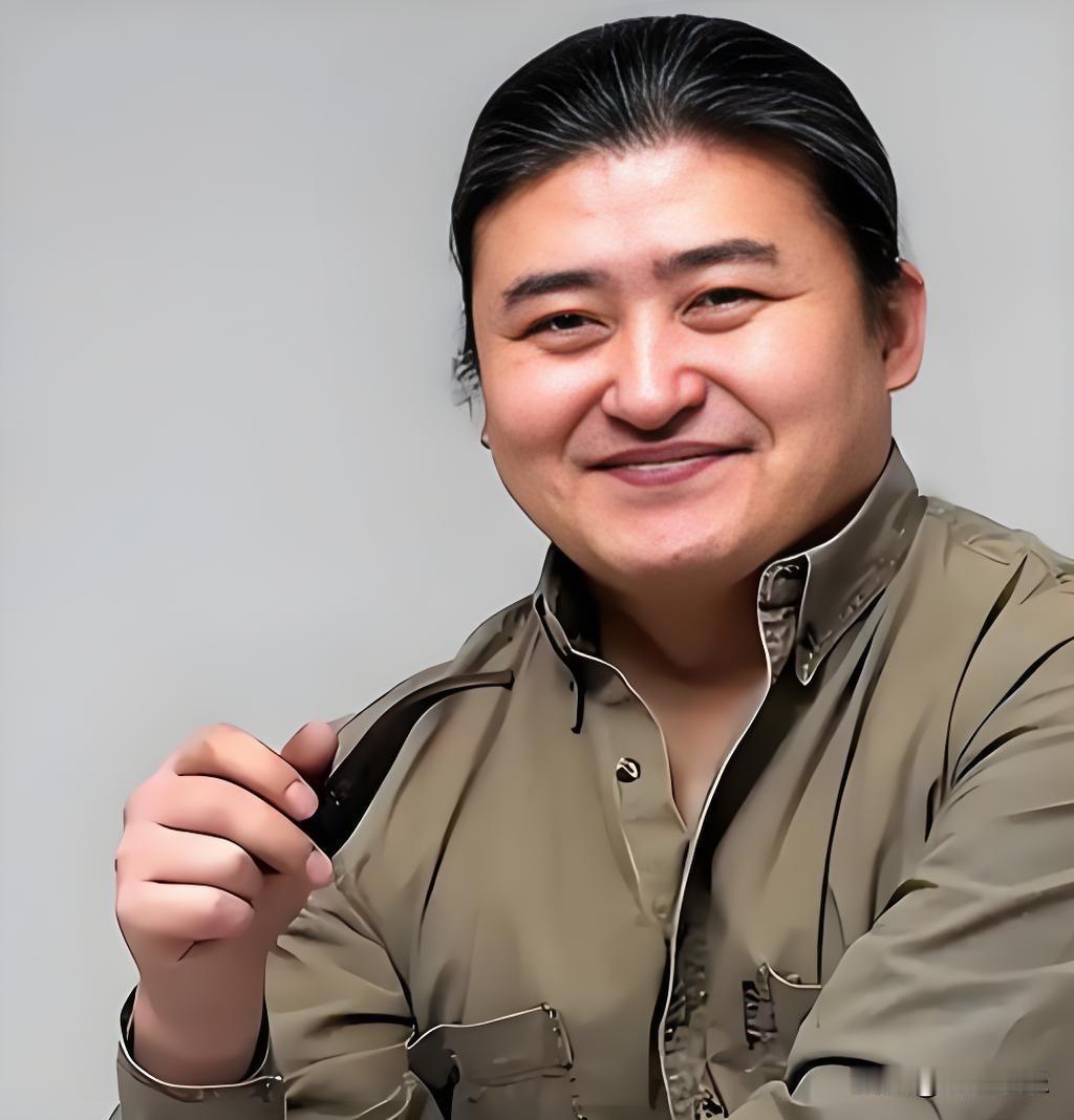 我不是要煽情，但看到这个讣告的时候，脑子里蹦出来的第一个画面，不是他在奥运开幕式