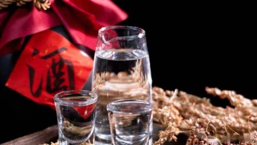 风暴眼丨“每天睁眼就是亏钱”，有白酒经销商一年亏3000万  来自