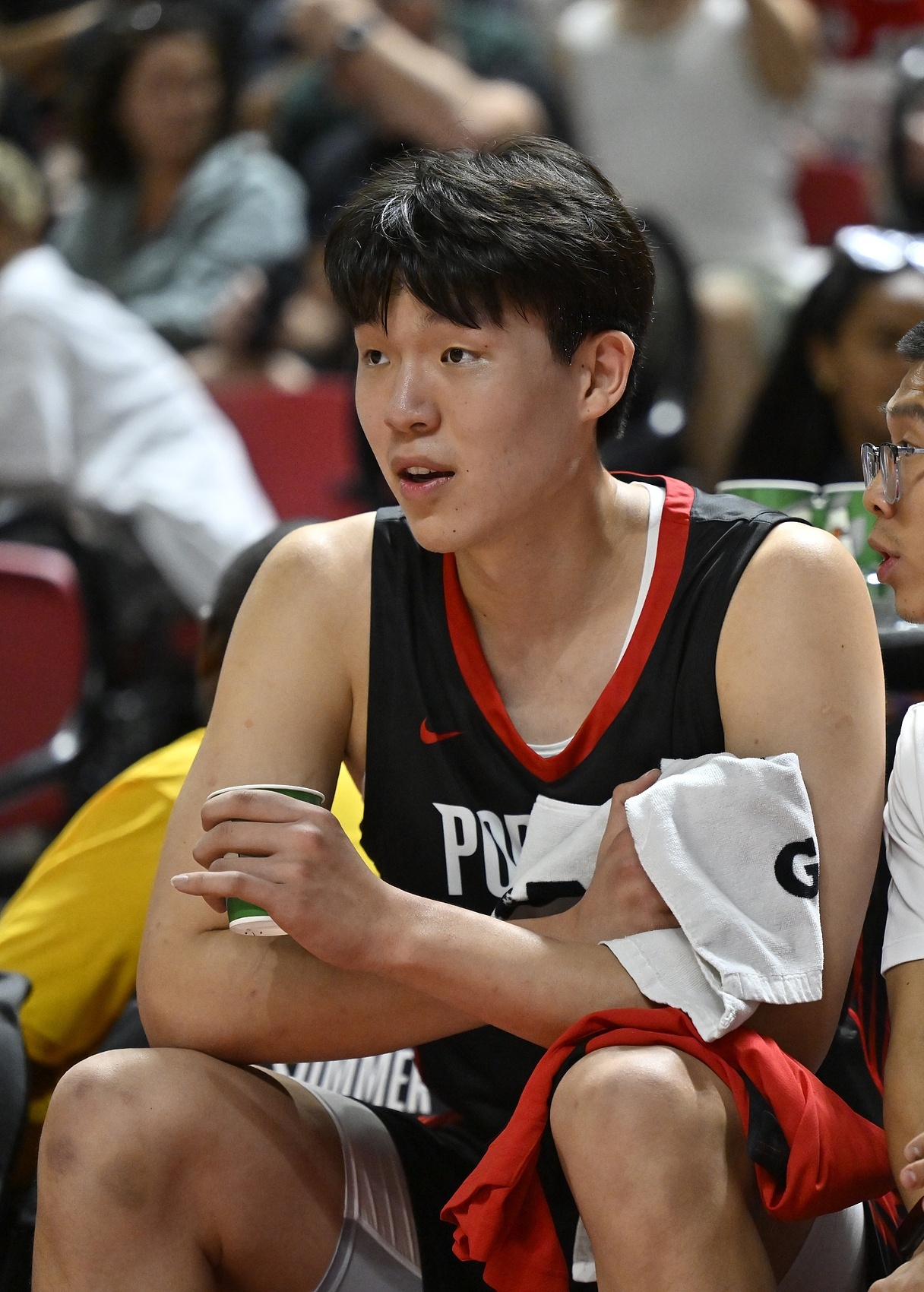 杨瀚森太会传球了  NBA夏季联赛开拓者VS勇士进行中，NBA选秀专家Skyfa