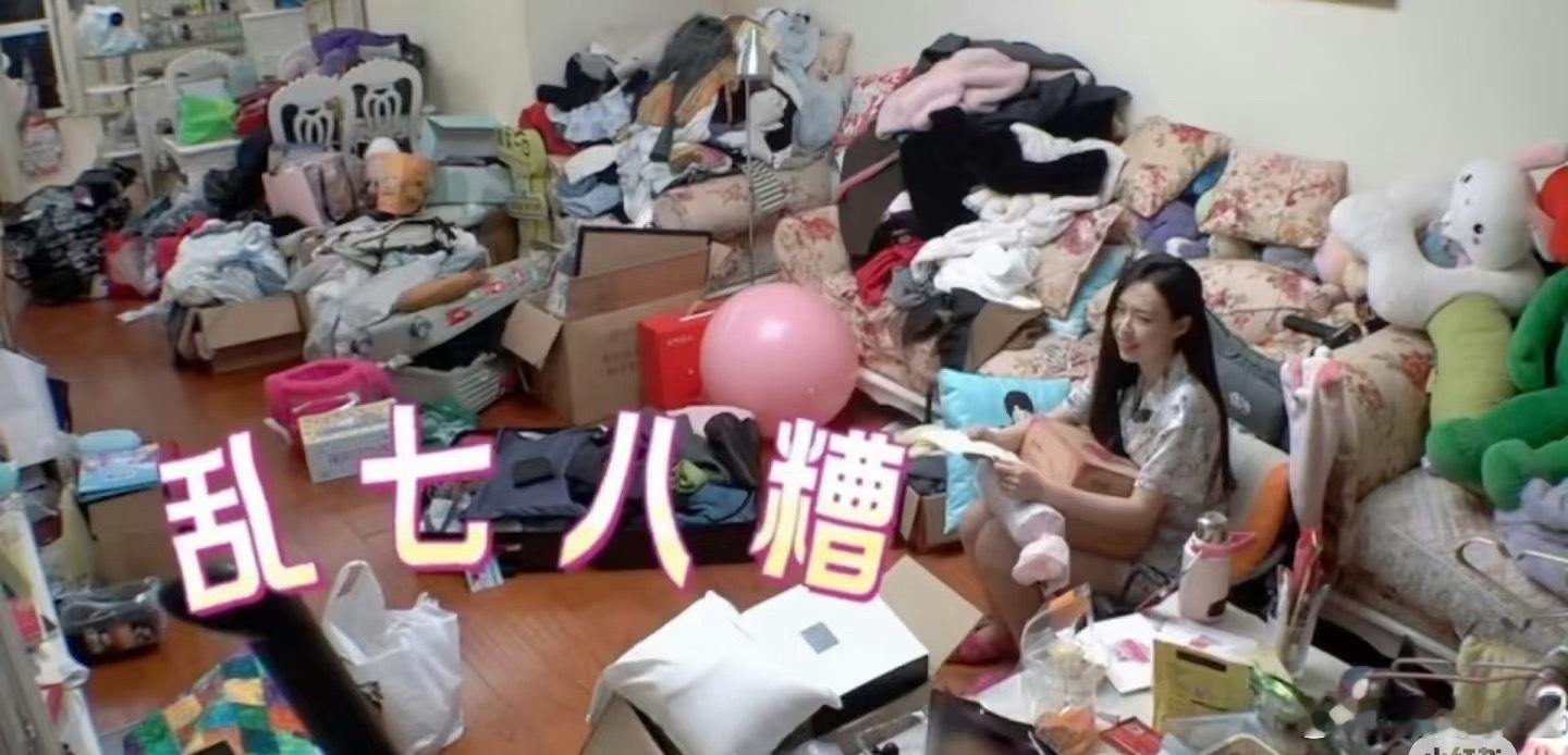 papi和维嘉互说对方病很重感觉李维嘉在洁癖这一方面真的很强，他的家里面就像一个