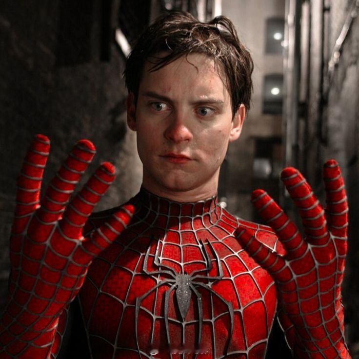 死侍创作者Rob Liefeld谈托比虫和荷兰虫谁会赢？“汤姆·赫兰德。”据说荷