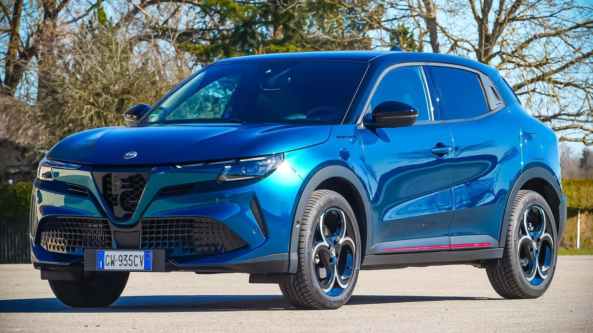 Alfa Romeo Junior Ibrida (2025) ​​​