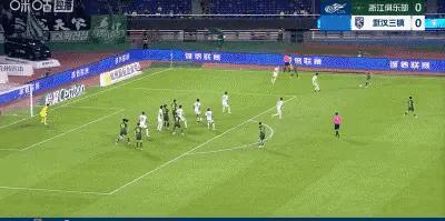 浙江队vs武汉三镇第2分钟，卡迪斯解围失误，托利奇闪击破门，浙江1-0三镇中超联
