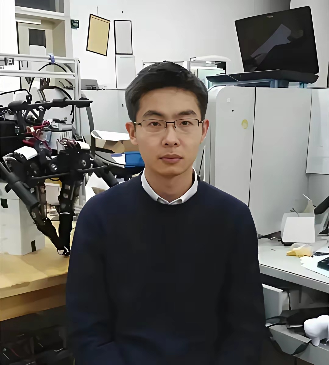 一觉醒来，浙江大学和上海大学都沉默了，当年王兴兴因英语差被浙大拒之门外，转而去了