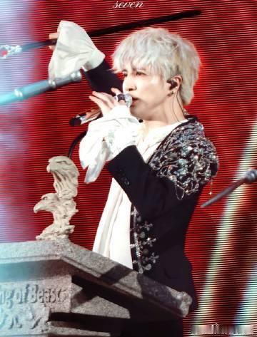 薛之谦演唱会深圳站 今年夏天的快乐被薛之谦承包了！深圳六场演唱会，沉浸式舞美体验