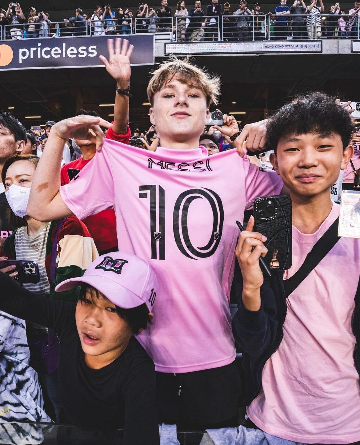 你的偶像是？👀#梅西[超话]# ​​​