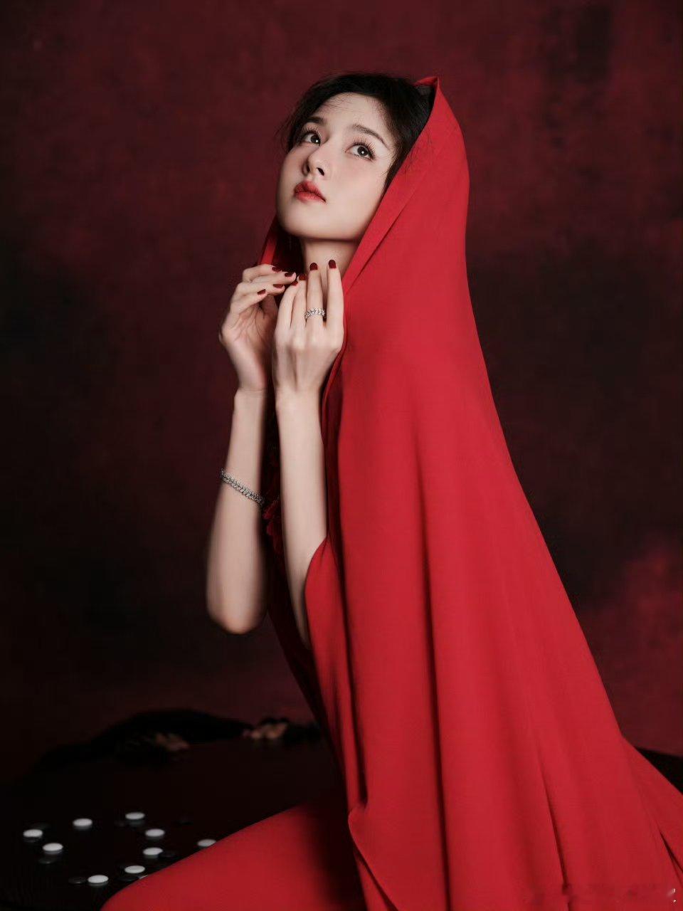 宋祖儿星光大赏红毯三套造型祖鹅全场最佳！！！ 尖叫