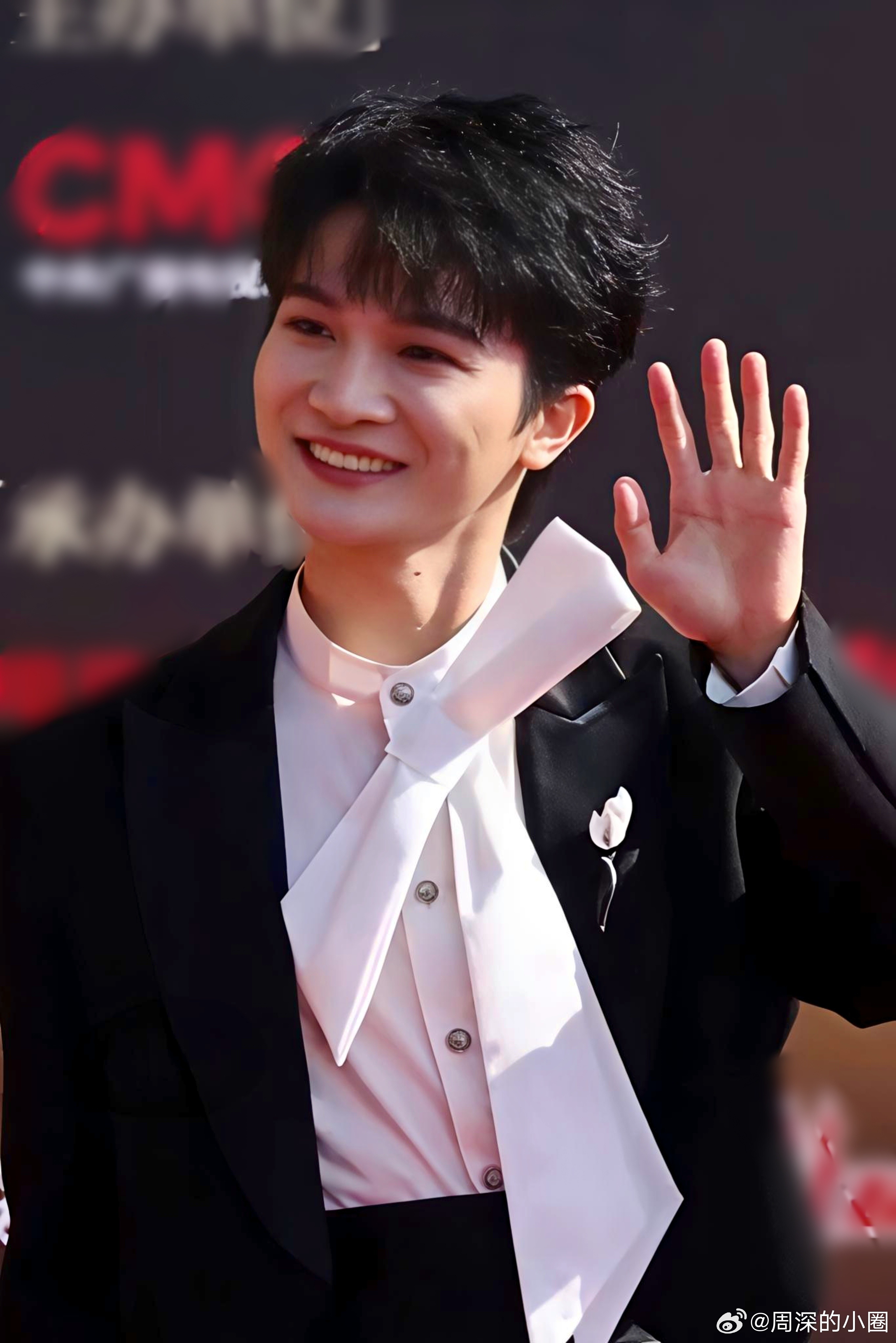 周深 周深红毯现场演了段小品 [音乐]周深亮相cmg中国电影盛典  【圈和米米说