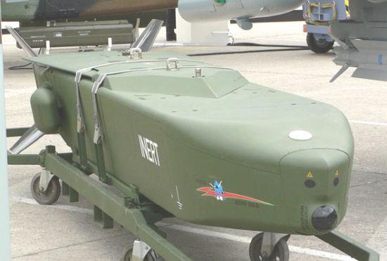 针对英法已经援助风暴阴影和斯卡普远程巡航导弹而德国至今迟迟没有动作，德国防长皮瑞